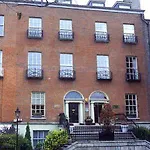 Pembroke Townhouse 4*