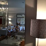Pembroke Townhouse 4*