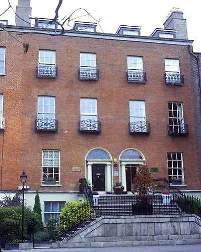 Pembroke Townhouse 4*